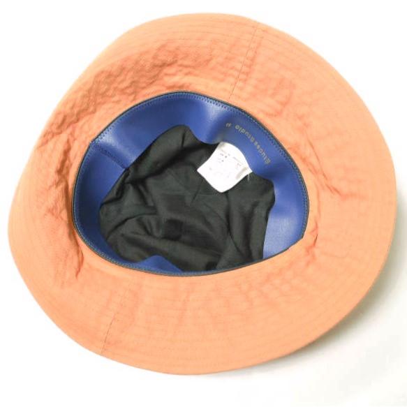 Etudes Studios エチュードスタジオ ポルトガル製 ロゴ刺繍 コットンツイルバケットハット 59 オレンジ 帽子 g18602 |  | 06