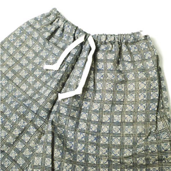 KENNETH FIELD x BEAMS PLUS ケネスフィールド 24SS 別注 EZ Shorts II Block Print バティックプリント イージーショーツ S INDIGO パンツ |  | 04