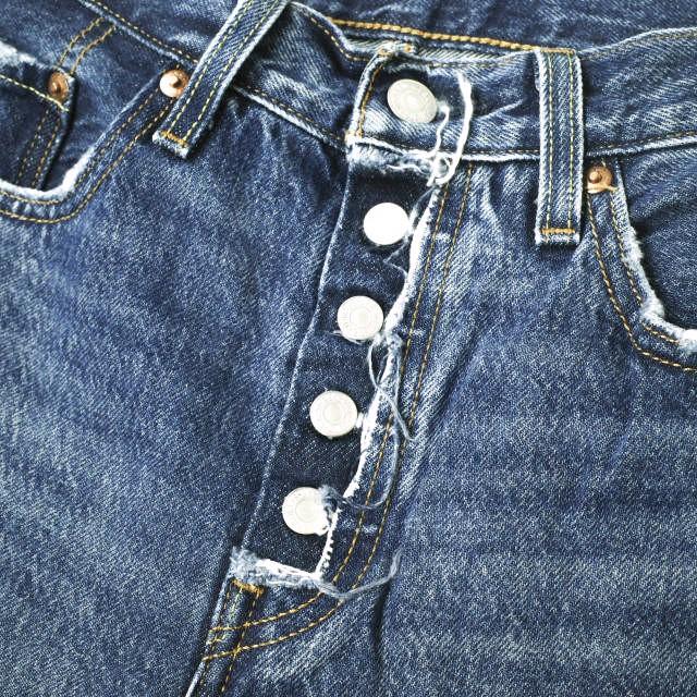 Levi's リーバイス PREMIUM 501 リメイクデニムパンツ 12501-0369 W25 Indigo バンダナ カットオフ ボタンフライ ジーンズ ボトムス g18926 |  | 02