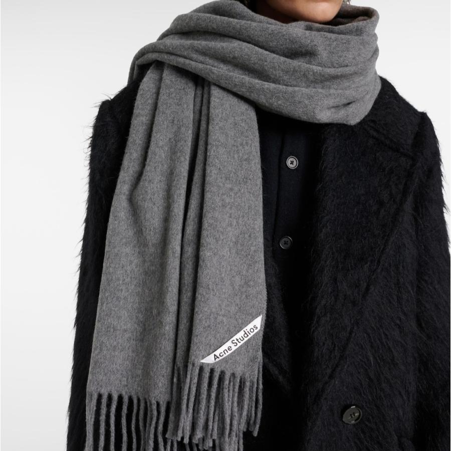 新品 Acne Studios アクネストゥディオズ イタリア製 Canada New フリンジウールマフラー グレー 大判サイズ ユニセックス g19803 |  | 02