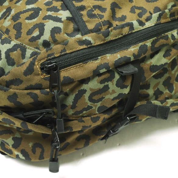 SUPREME シュプリーム 10SS GUIDE 28 LEOPARD BACKPACK