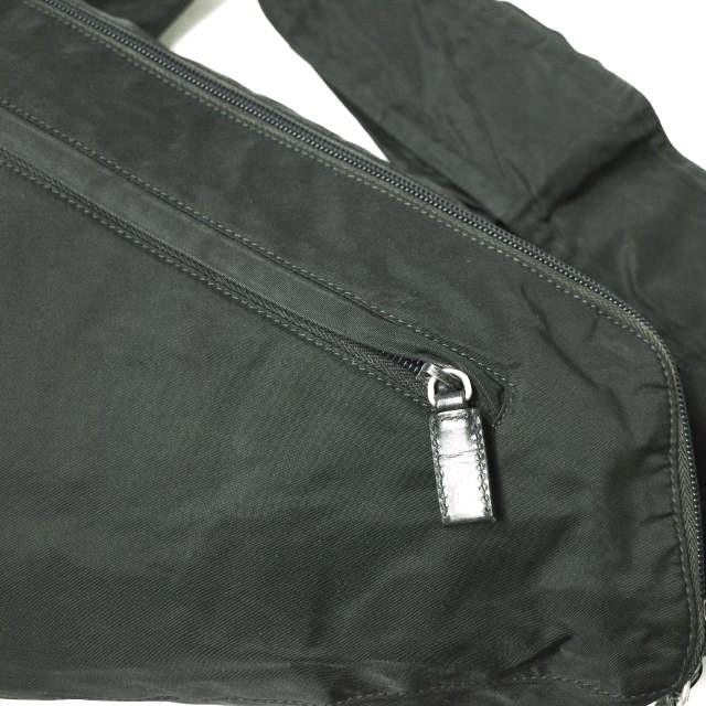 PRADA プラダ イタリア製 トライアングルロゴ ナイロンショルダーバッグ BLACK 旧品 カバン g21720 |  | 04