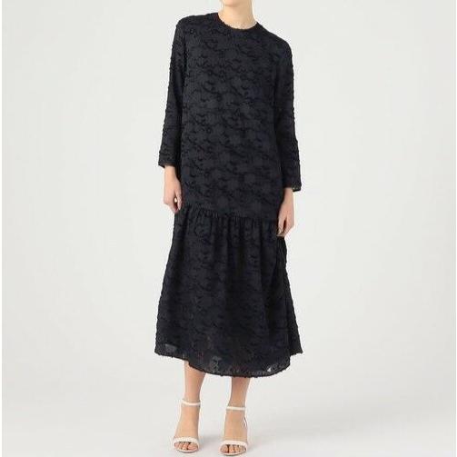 Ballsey ボールジィ 24SS 日本製 マーガレットカットジャカード フレアギャザーワンピース 11-06-41-06833 34 NAVY TOMORROWLAND ドレス |  | 02