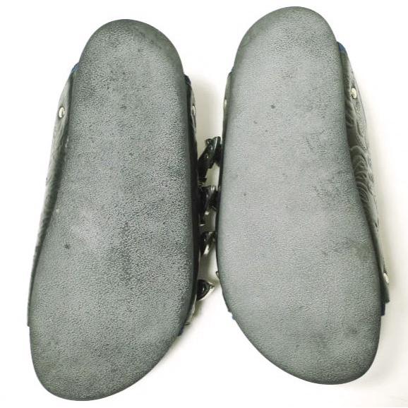 TOGA PULLA トーガ プルラ Metal Buckle Emboss Sandal メタルバックルエンボスストラップサンダル AJ698 36(23cm) BLACK/NAVY レザー |  | 08