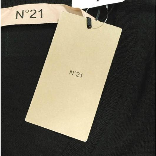 新品 N°21 ヌメロヴェントゥーノ 23SS A2 MAGLIA PULLOVER メリノウールVネッククロップドニット 23S-A030-9000 38 BLACK 定価64,900円 |  | 02