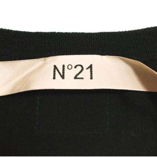 新品 N°21 ヌメロヴェントゥーノ 23SS A2 MAGLIA PULLOVER メリノウールVネッククロップドニット 23S-A030-9000 38 BLACK 定価64,900円 |  | 03