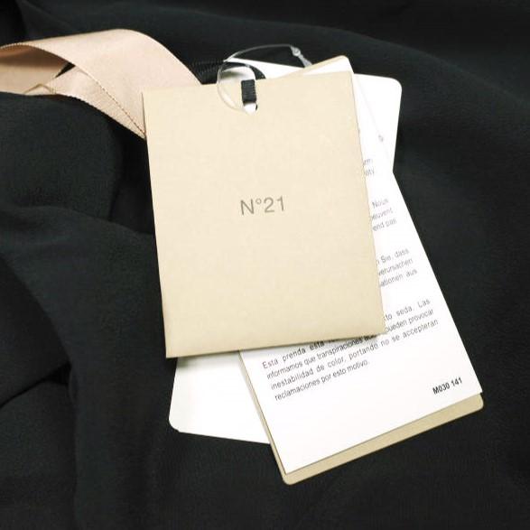 新品 N°21 ヌメロヴェントゥーノ 23SS アセテートシルク オープンネックブラウス 23S-G041-5111 40 BLACK 定価64,900円 長袖 シャツ |  | 03