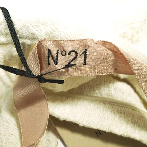 新品 N°21 ヌメロヴェントゥーノ 24SS ビジューブラウストップス 24S  
