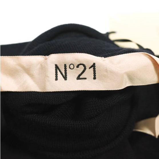 新品 N°21 ヌメロヴェントゥーノ 22AW ロゴパッチ メリノウールタートルネックニット 22I-A036-9000 40 NAVY セーター 定価63,800円 |  | 04