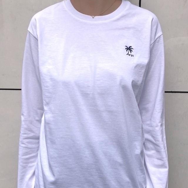 新品 N°21 ヌメロヴェントゥーノ 24SS 5D T-SHIRT JERSEY ヤシの木 ロゴ刺繍 ロングスリーブＴシャツ 24P-F071-6328 36 WHITE 定価31,900円 |  | 02