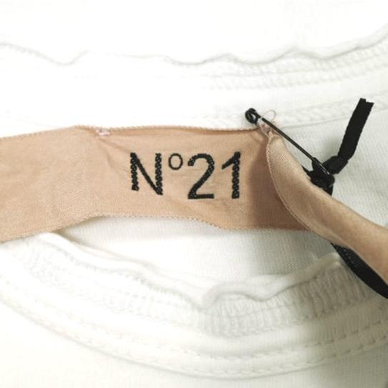 新品 N°21 ヌメロヴェントゥーノ 22SS ロゴプリント ノースリーブTシャツ 22SW-F101-4203 40 WHITE カットソー 定価25,300円 トップス |  | 03