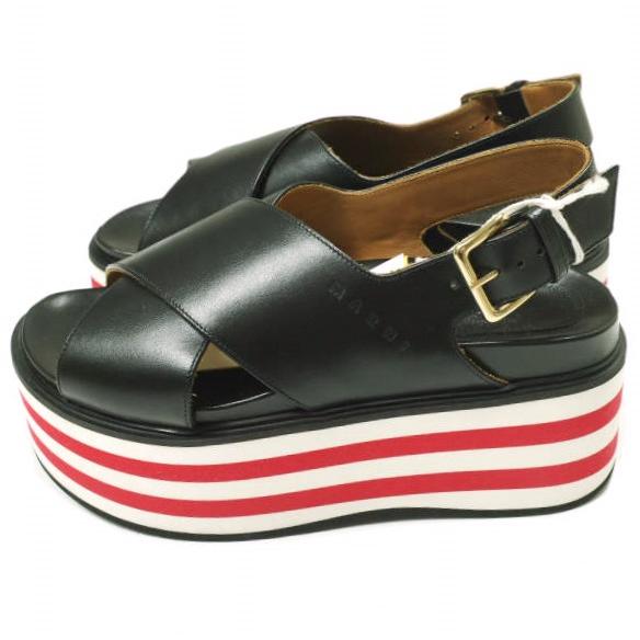 新品 MARNI マルニ 22SS フスベッドウエッジソールサンダル ZPMS007506 P3586 36(22.5-23cm) BLACK 定価119,900円 レザーストラップ 厚底 |  | 01