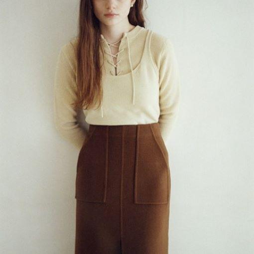 AURALEE オーラリー WOOL RIB KNIT LACE-UP P/O 14.5ミクロン ウールリブレースアッププルオーバー A6AT06WK 1 IVORY セーター ニット |  | 02