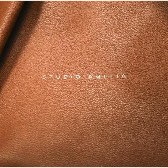 新品 STUDIO AMELIA スタジオアメリア ギャザードロストバッグ 20092587004010 Brown クラッチバッグ AP STUDIO カバン g23617 |  | 04