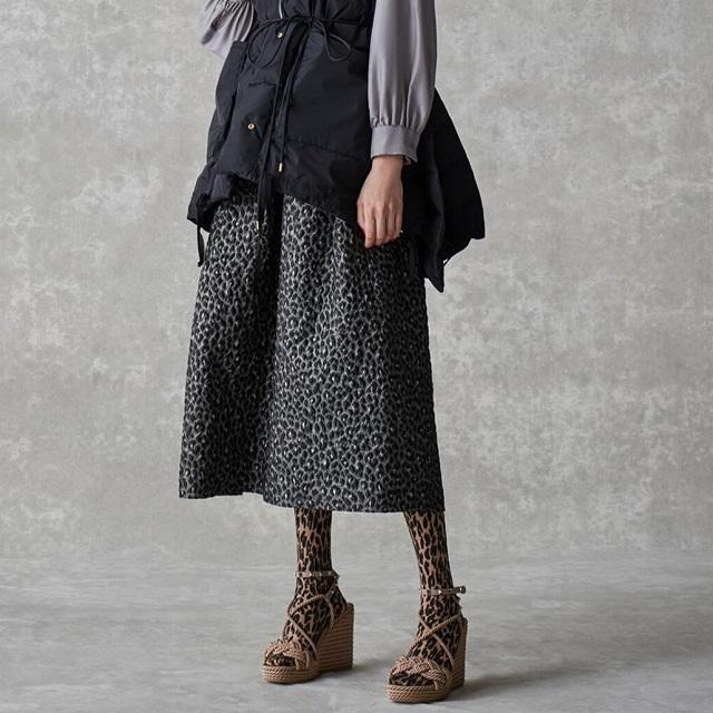 Drawer ドゥロワー 22AW 日本製 FALL1 レオパードジャカードタックスカート 6524-299-1664 36 BLACK 定価96,800円 ロング フレア ラメ |  | 02