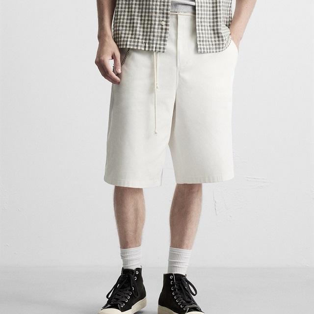 新品 ZARA ザラ BERMUDA RELAXED FIT バミューダペインターショーツ 1957/401/250 40 WHITE ショートパンツ ボトムス g24029 |  | 02