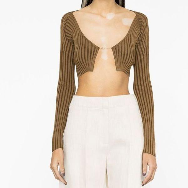 JACQUEMUS ジャックムス リブニット プレートカーディガン Free Brown マイクロチャームロゴ トップス g24390 |  | 02