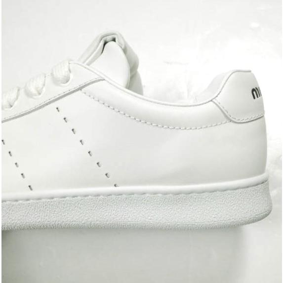 新品 MIU MIU ミュウミュウ イタリア製 ロゴプリント レザーローカットスニーカー 2024年モデル DNC120 40(25-26cm) WHITE シューズ g24619 |  | 07