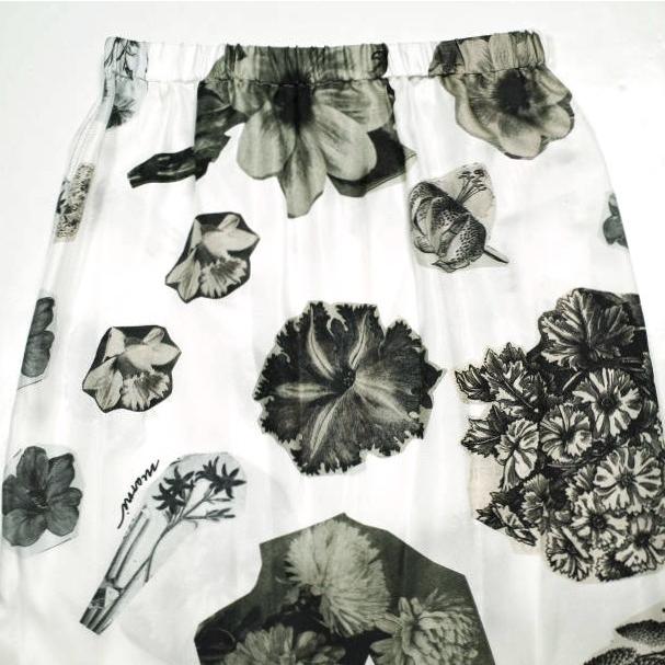 新品 MARNI マルニ 24SS イタリア製 NOCTURNAL PRINT SKIRT フローラルプリント シルクスカート GOMA0107A0 UTSG18 36 定価129,800円 |  | 05