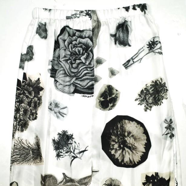 新品 MARNI マルニ 24SS イタリア製 NOCTURNAL PRINT SKIRT フローラルプリント シルクスカート GOMA0107A0 UTSG18 36 定価129,800円 |  | 06