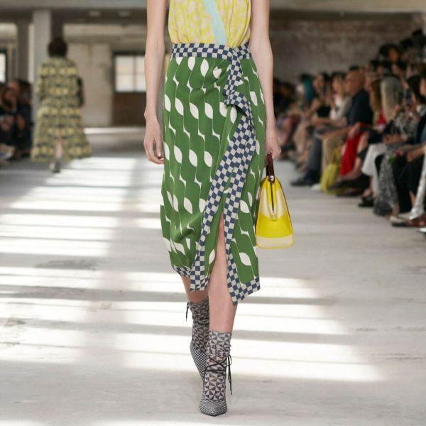 新品 DRIES VAN NOTEN ドリスヴァンノッテン 24SS SOLE 8227 W.W.SKIRT チェッカーフリルスカート 241-010830-8227-976 34 定価159,500円 |  | 02