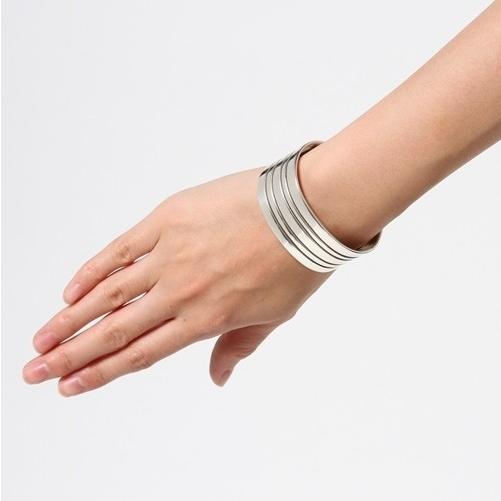 ORVILLE TSINNIE x BEAMS BOY オーヴィル・ツィニー ビームスボーイ 別注 Line Bracelet ラインブレスレット シルバー バングル ナバホ族 |  | 02