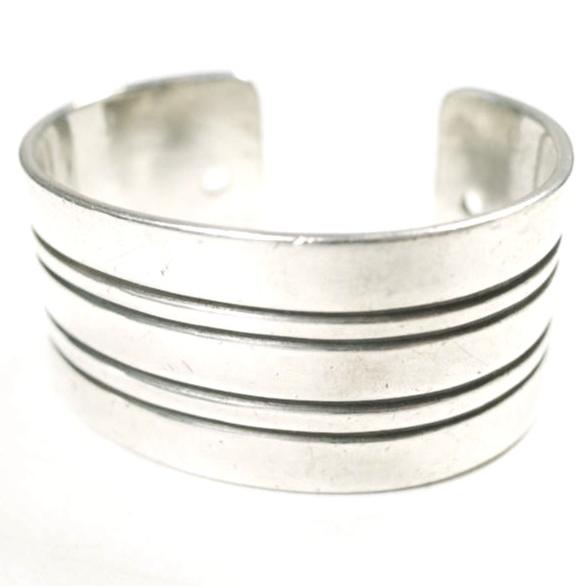 ORVILLE TSINNIE x BEAMS BOY オーヴィル・ツィニー ビームスボーイ 別注 Line Bracelet ラインブレスレット シルバー バングル ナバホ族 |  | 04