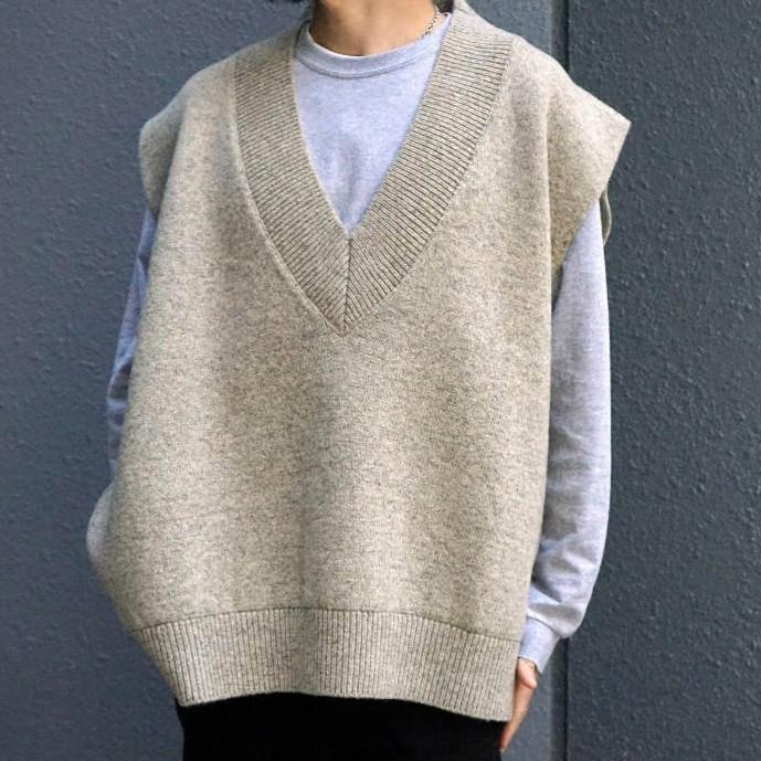 UNUSED アンユーズド 18AW V-NECK KNIT VEST オーバーサイズ Vネックニットベスト US1499 2 OATMEAL セーター トップス g25571 |  | 02