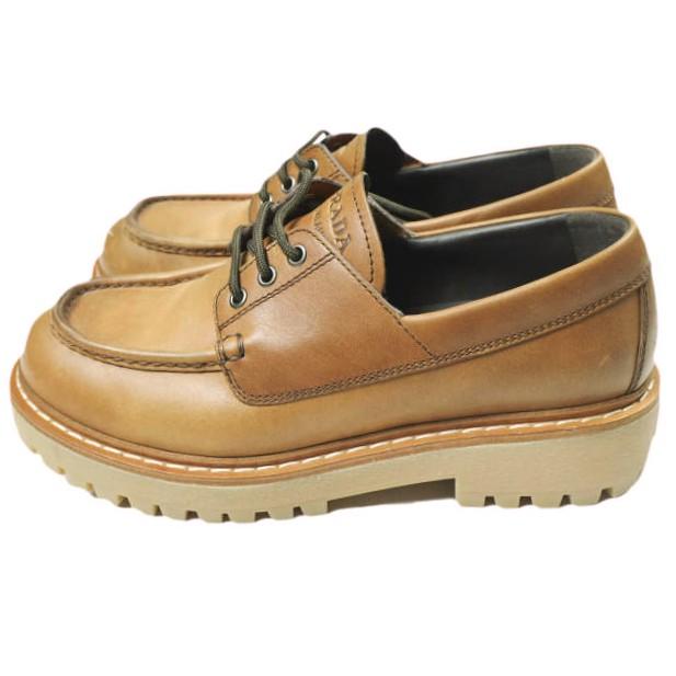 PRADA プラダ イタリア製 カーフレザーモックトゥレースアップシューズ 2EE416 070 81/2(27.5cm) COGNAC 外羽根 シューズ g25769 |  | 01