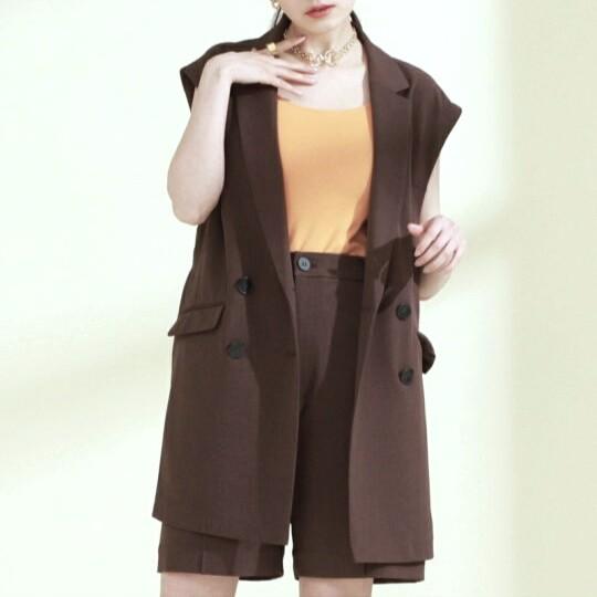 Ray BEAMS レイビームス 22SS 4ボタンダブルノースリーブジャケット 61-06-0188-462 1 BROWN ジレ ベスト トップス g25908 |  | 02