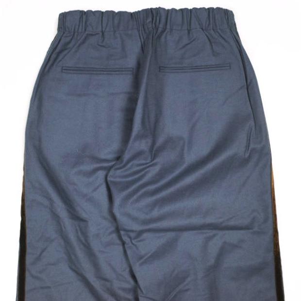 un/unbient アン 23AW EASY TROUSERS BOOTS Super140s ウールフランネル イージートラウザーズ UNPT64 1 FADE BLUE サイドライン パンツ |  | 05