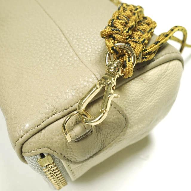 ithelicy イザリシー KIKI スタッズストラップ クラッチバッグ BEIGE ミニポーチ カバン g26476 |  | 03