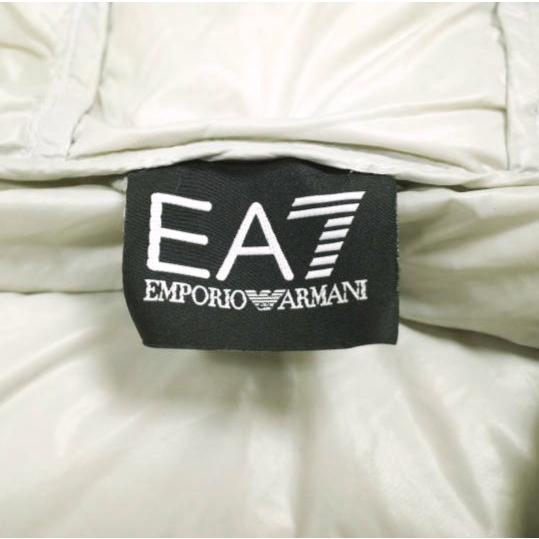 EMPORIO ARMANI EA7 エンポリオアルマーニ イーエーセブン フーデッド ダウンジャケット 8NPB02 PN29Z S GREIGE ライトダウン 軽量 ロゴ |  | 02