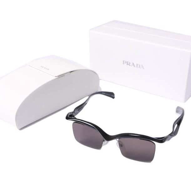 PRADA プラダ 24SS イタリア製 SPRA15 スクエア サングラス 0PR A15S-42-1AB8C1 BLACK/DARK BROWN OCCHIALI DA SOLE 47□20 眼鏡 メガネ | 