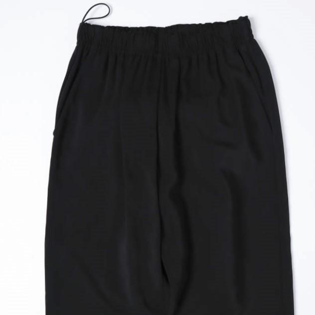 新品 forte_forte フォルテ フォルテ イタリア製 10660 my pants レーヨンテーパードイージーパンツ 871-81517 1(M) BLACK 定価69,300円 |  | 05