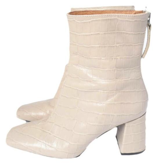 ANGEL ALARCON アンヘルアラルコン 型押しレザー スタックヒール ショートブーツ 36(23cm) NUDE Demi-Luxe BEAMS シューズ g27378 |  | 01