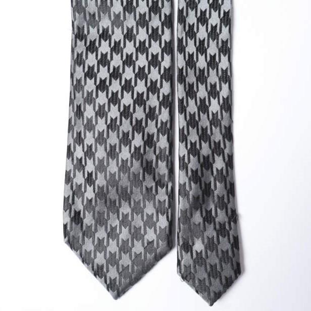 TOM FORD トムフォード イタリア製 千鳥格子シルクネクタイ GRAY/BLACK g27775 |  | 02