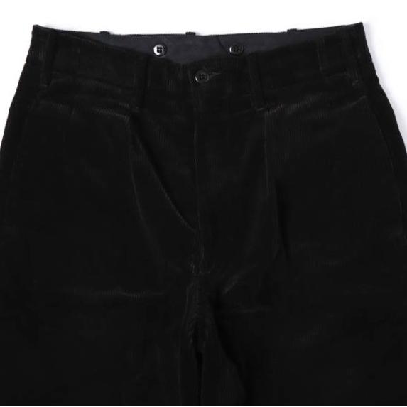 TUKI ツキ 日本製 CORDUROY WIDE SHORTS / O.D 8ウェール コーデュロイ ワイドショーツ 0167 3 Olive Drab ショートパンツ 定価52,800円 |  | 03
