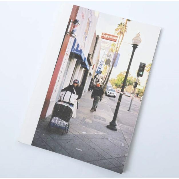 SUPREME シュプリーム 23SS Fairfax Book フェアファックスブック 写真集 本 カタログ ビジュアルブック g28254 |  | 02