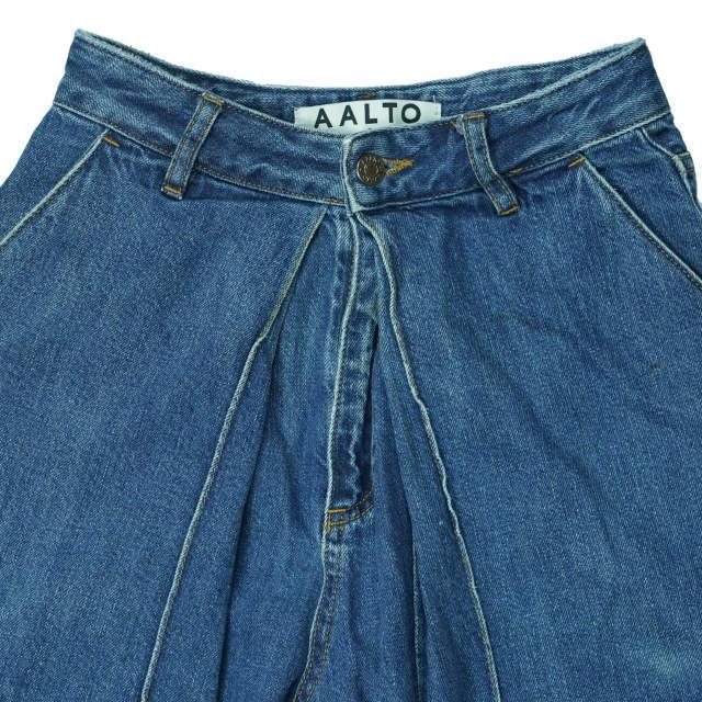 AALTO アールト WIDE DENIM TROUSER WITH FRONT PLEATS フロント