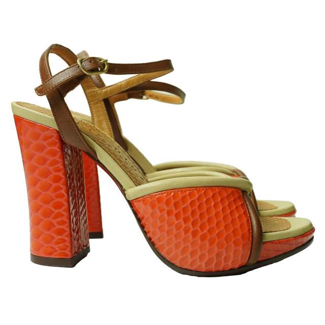 新品 CHIE MIHARA チエミハラ CALORIA ツイストレザーストラップヒールサンダル 35(22-22.5cm) Orange アンクル 型押し チャンキー g5887 |  | 03