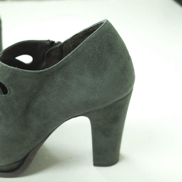新品 CHIE MIHARA チエミハラ EAST カットワークブーティサンダル 36(22.5-23cm) GRAY スエード サイドジップ ヒール シューズ g5919 |  | 07