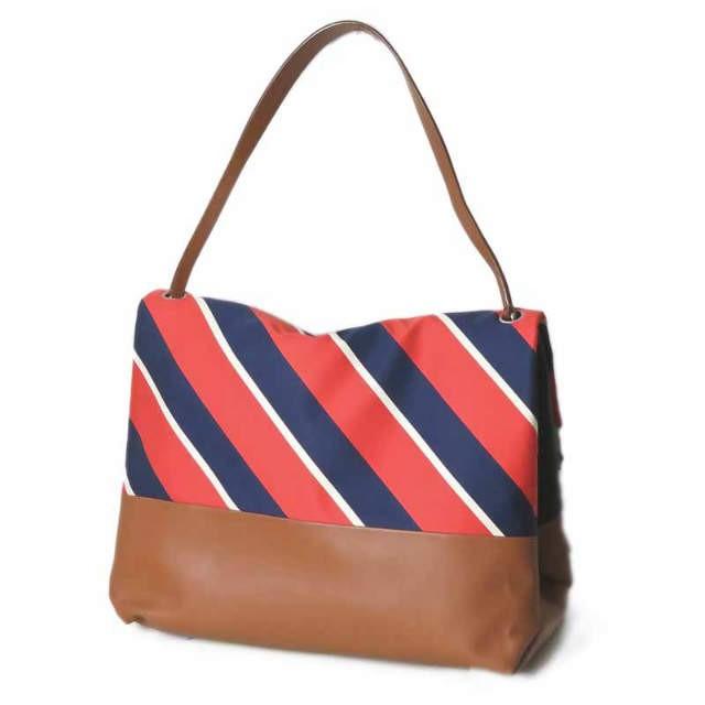 セリーヌ CELINE イタリア製 ALL SOFT FOULARD オールソフト テキスタイル キャメル/ネイビー ワンショルダー トートバッグ バイカラー カバン |  | 01
