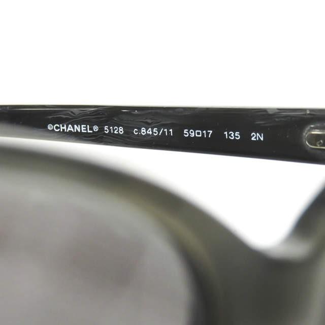 シャネル CHANEL イタリア製 ビッグフレームサングラス 5128 グレー/ブラック 59□17-135 ココマーク チェーン 眼鏡 メガネ |  | 07