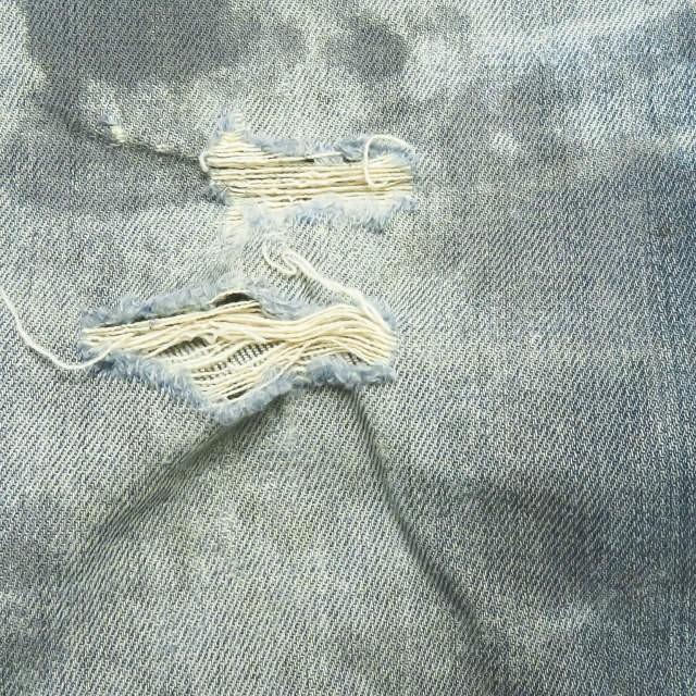 ディーゼル DIESEL イタリア製 THANAZ 0061E STRETCH ペイント加工 スキニーデニムパンツ 27 ブルー 5ポケット ジッパーフライ ボトムス |  | 08