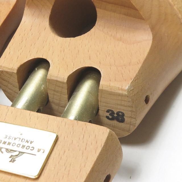 ラ・コルドヌリ・アングレーズ LA CORDONNERIE ANGLAISE 純正 木製 シューツリー 38(23cm-24cm) ベージュ シューキーパー |  | 09