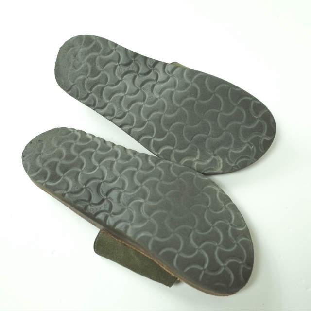 JUTTA NEUMANN x doo-bop ユッタニューマン ドゥーバップ 別注 SIMONE シモーネ ヌバックレザーサンダル D7(25cm) ダークグリーン mc68175 |  | 08