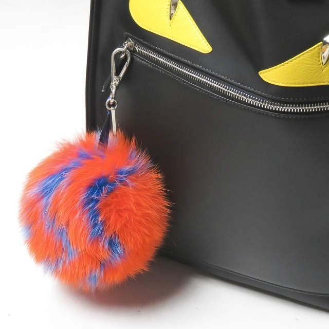 フェンディ FENDI イタリア製 PON PON CHARM フォックスファーポンポンチャーム 7AR467-6DK-F01E3 オレンジ/ブルー バッグバグズ KEY CHARM バッグチャーム |  | 06