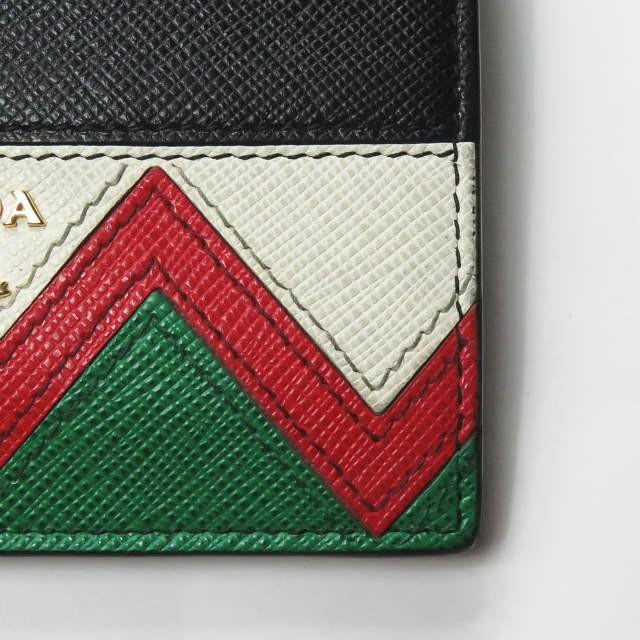 プラダ PRADA イタリア製 サフィアーノレザー 二つ折り財布 1MV204 NERO/ROSSO グリークキー ウォレット 型押し ブラック ユニセックス |  | 03