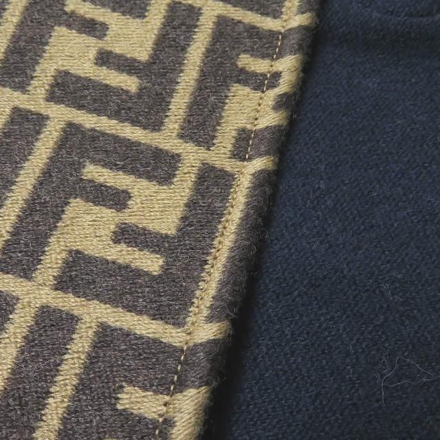 フェンディ FENDI イタリア製 SCARF 32x215 WOVEN WITH FUR TOBACCO FFロゴ シープボア モノグラムマフラー ブラウン FILA フィラ スカーフ FENDI MANIA |  | 06
